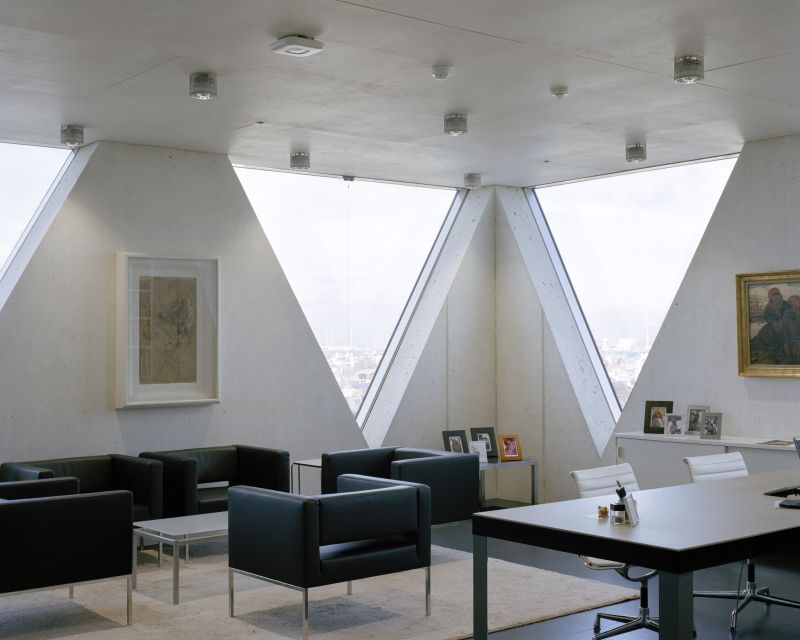 146 Province Headqurters Cmaxime Delvaux 10